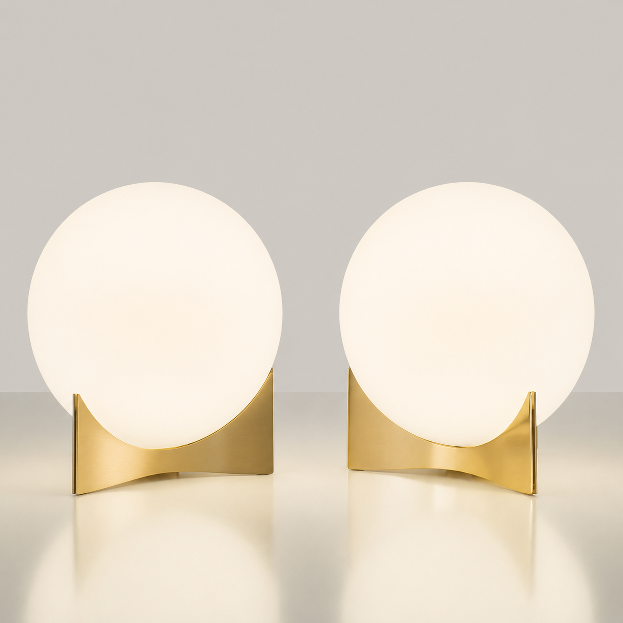 Metal and Glass Globe Table Lamp