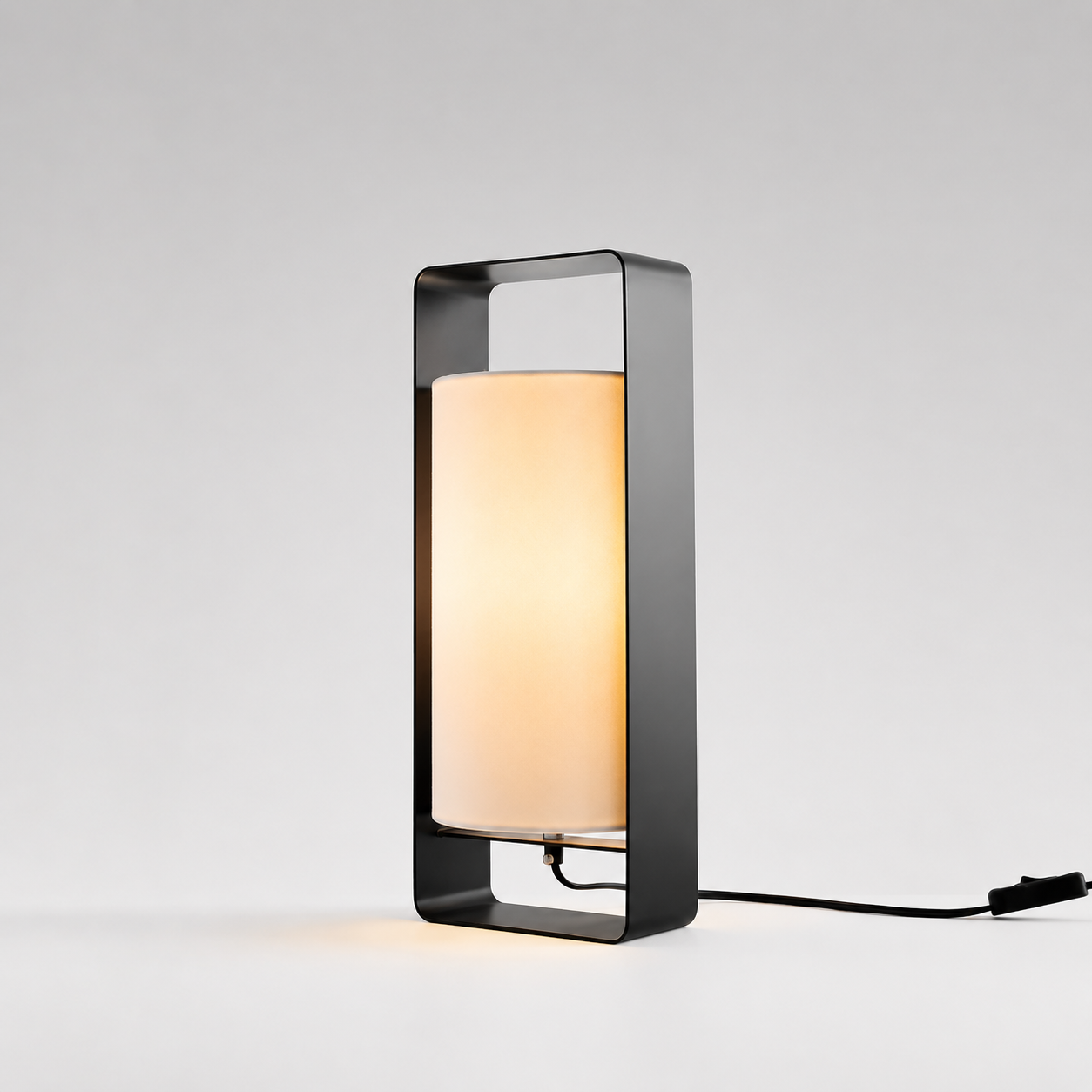 Vintage Minimalist Table Lamp image 4